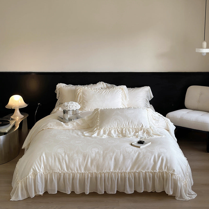 Bedding set in vintage ruffled style made of cotton satin with jacquard medallion and frill