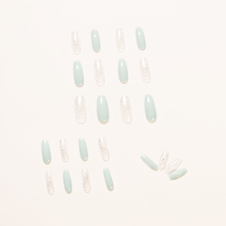Elegant Nail Art with Glamorous Effects Kalsten