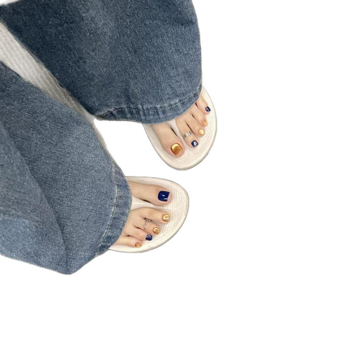 Trendy Nail Art Pedicure