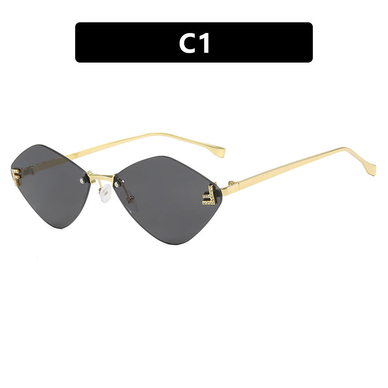 Women's geometric sunglasses in an extravagant design with gradient lenses Kalsten
