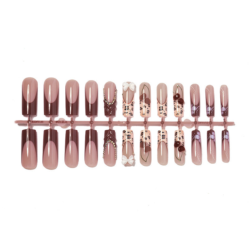 Artistic Press-On Nail Set with Decorative Accents kalsten