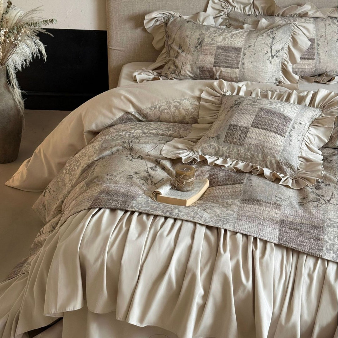 Vintage-Patchwork Bedspread Set with Ruffled Bed Skirt