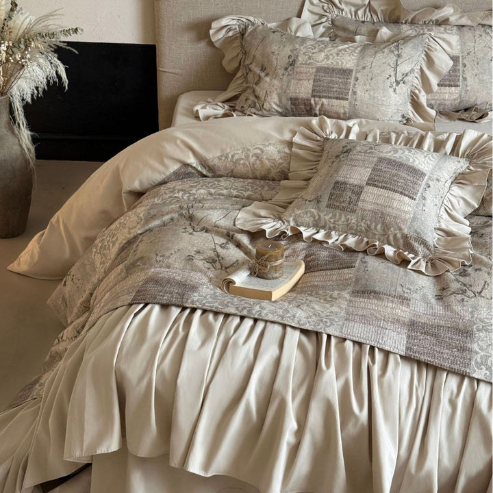 Vintage-Patchwork Bedspread Set with Ruffled Bed Skirt
