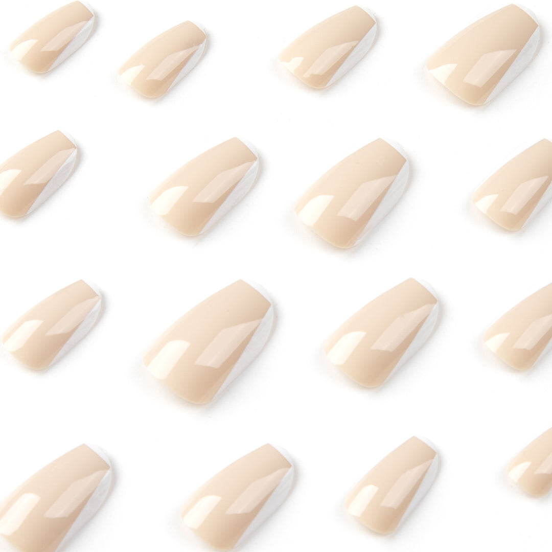 Artful Nail Art with Elegant French Tip Kalsten