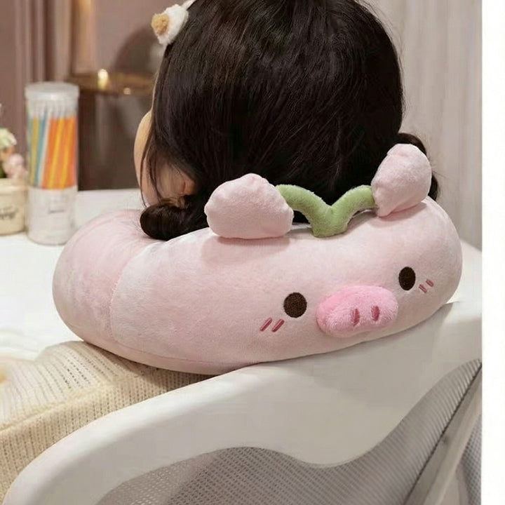 Plush slippers with memory sole and checkered lining in cute pig design