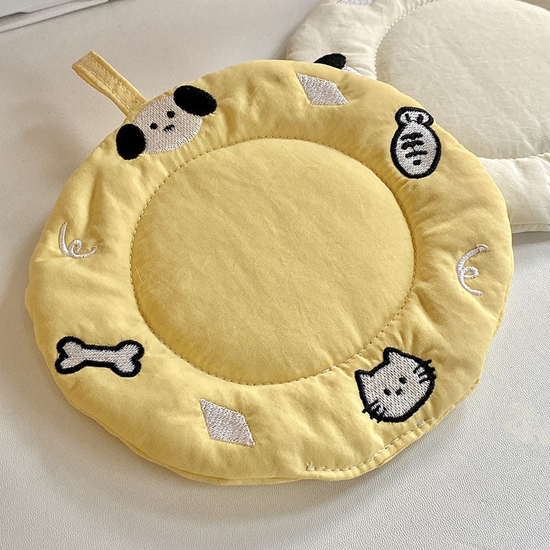 Cozy animal cushion with playful design Kalsten