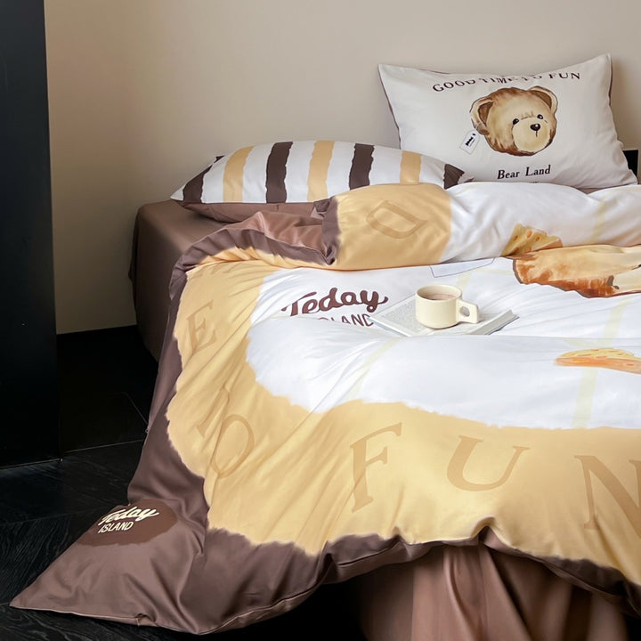 Bedding set made of cotton satin with teddy bear and breakfast print