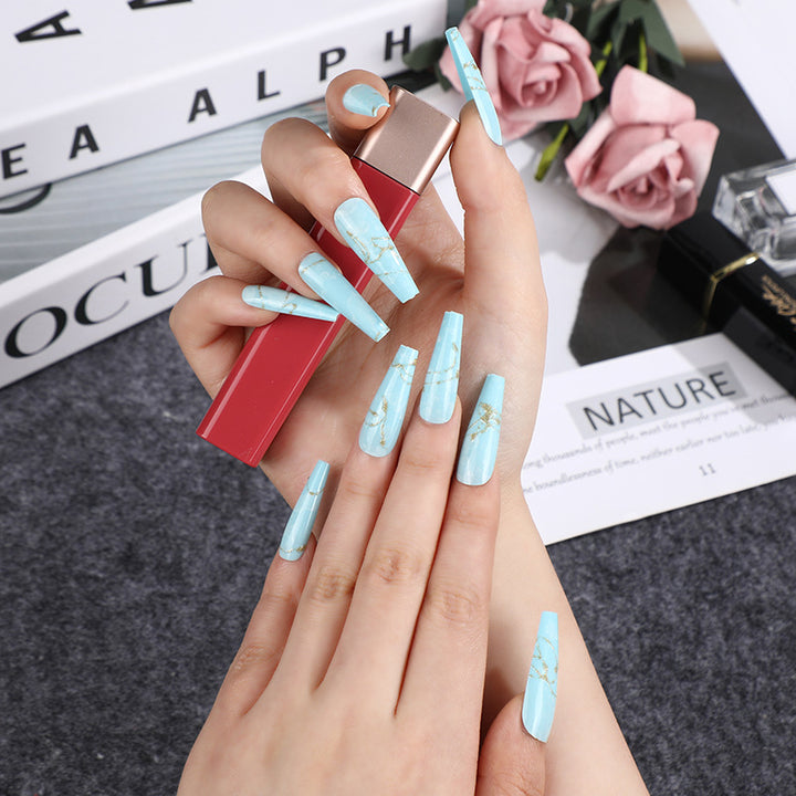Artificial nails in elegant geometric design Kalsten