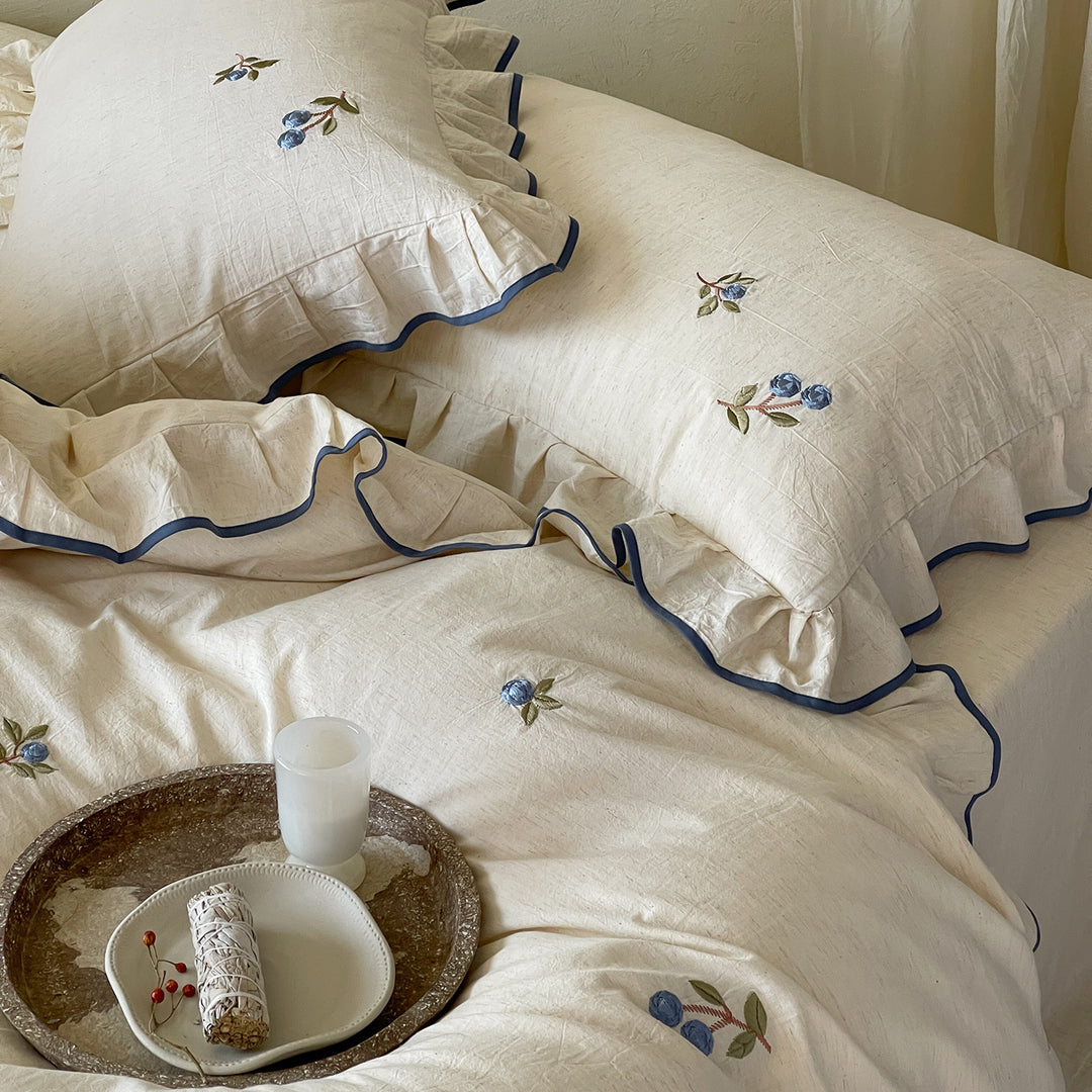 Reversible duvet cover set
