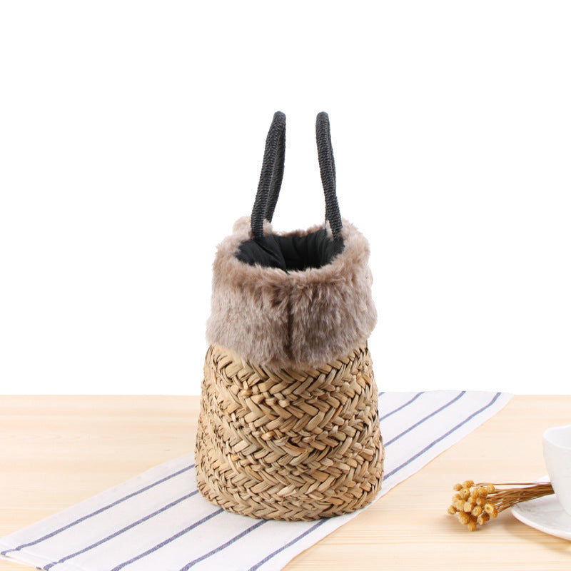 Basket bag with fluffy upper edge and decorative bow detail Kalsten