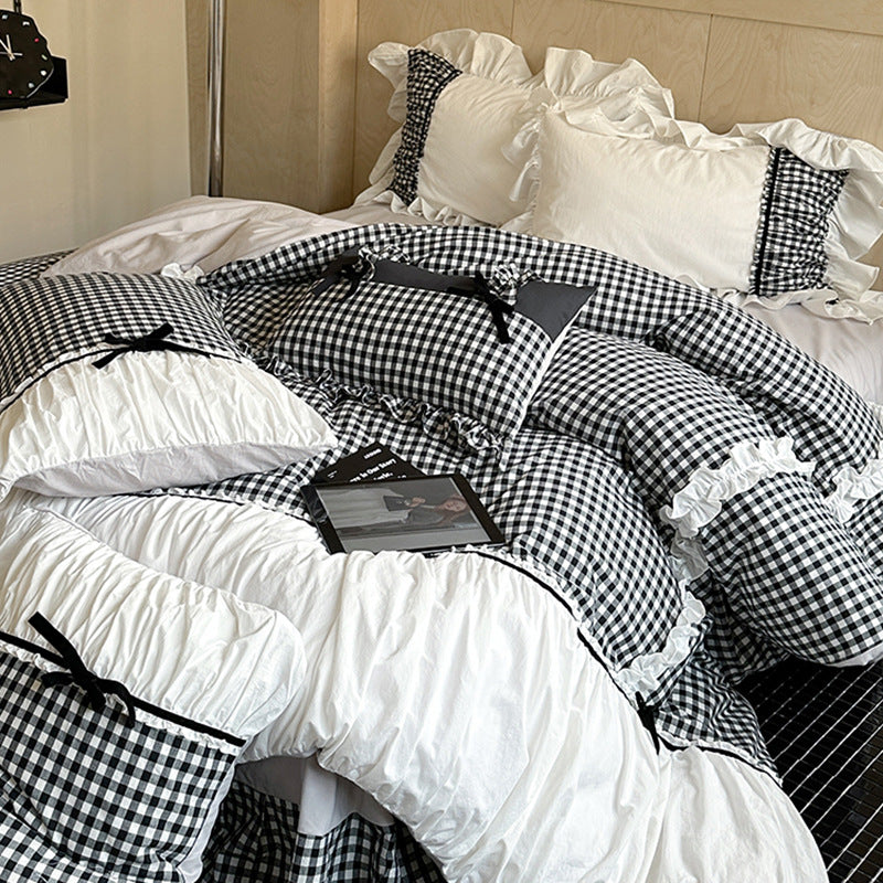 Bedding set made of cotton blend with Vichy check, gathered ruffle and velvet bows