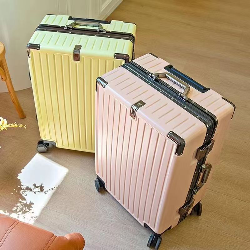 Rugged Expedition Suitcase Kalsten