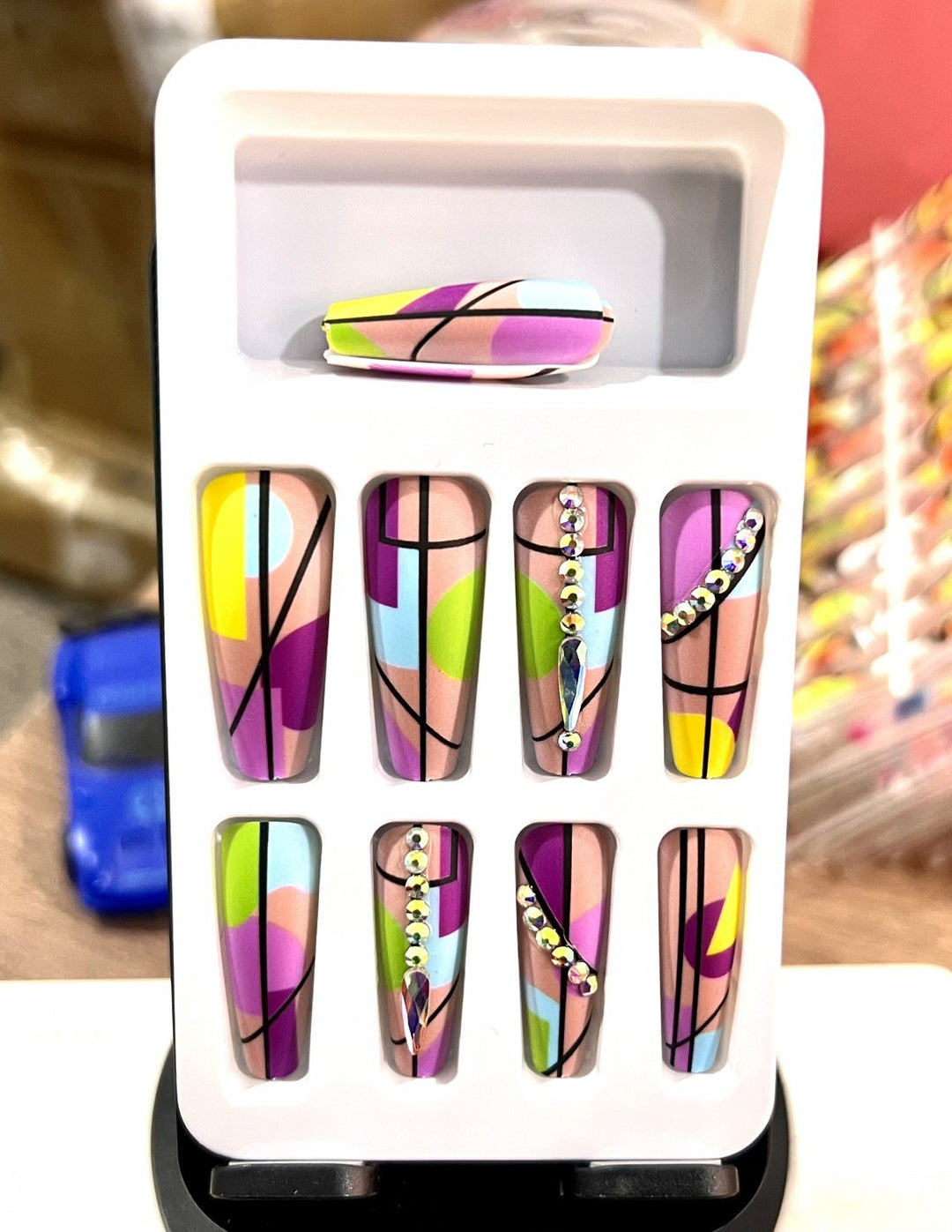Artificial nails in modern geometric design Kalsten