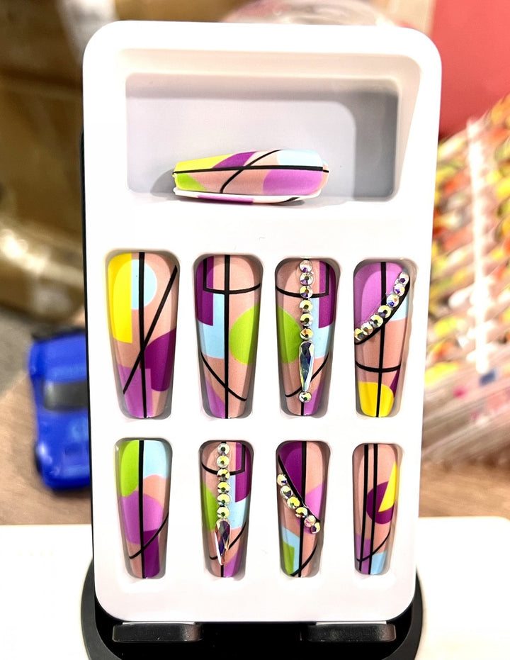 Artificial nails in modern geometric design Kalsten