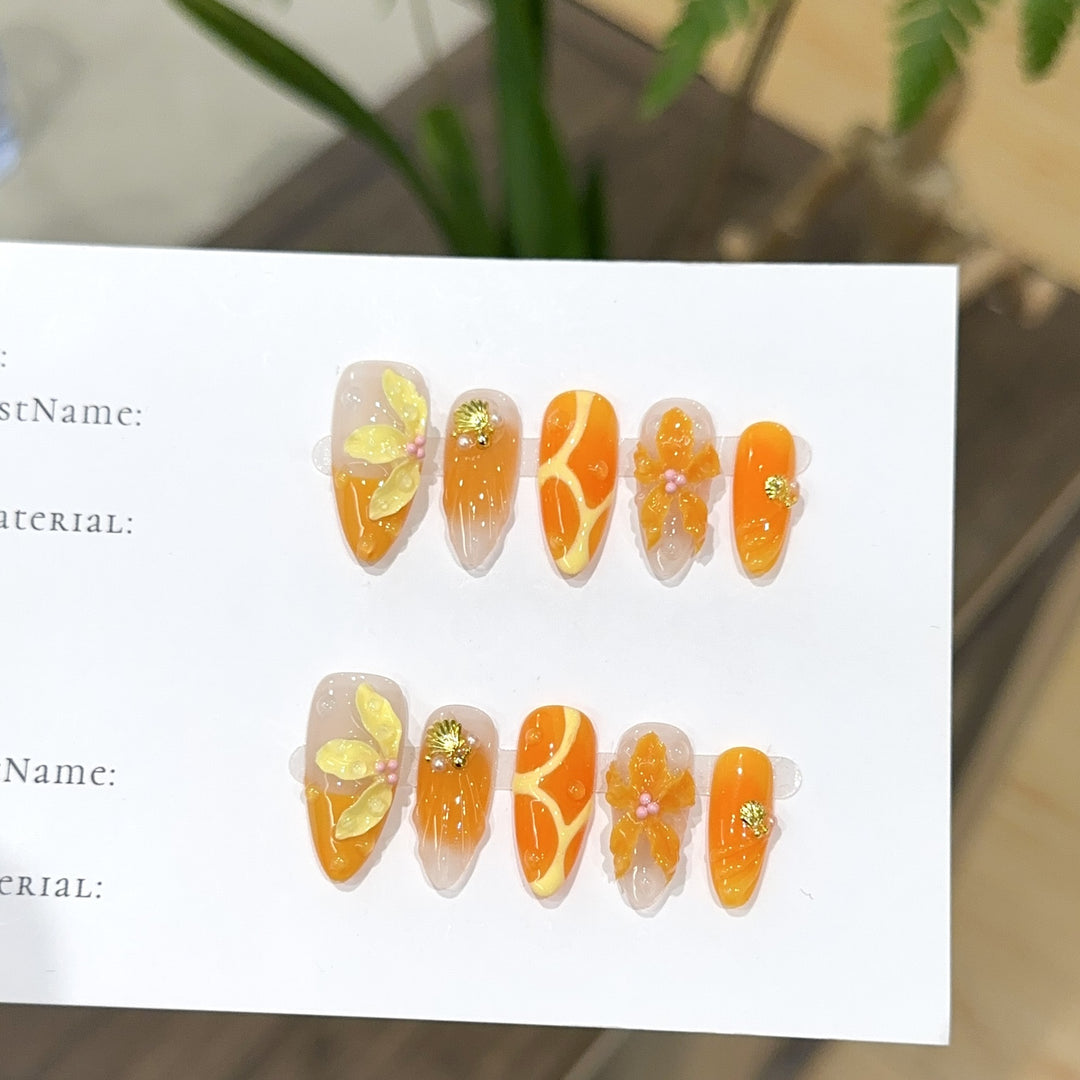 Artistic Floral Design Press-On Nail Set