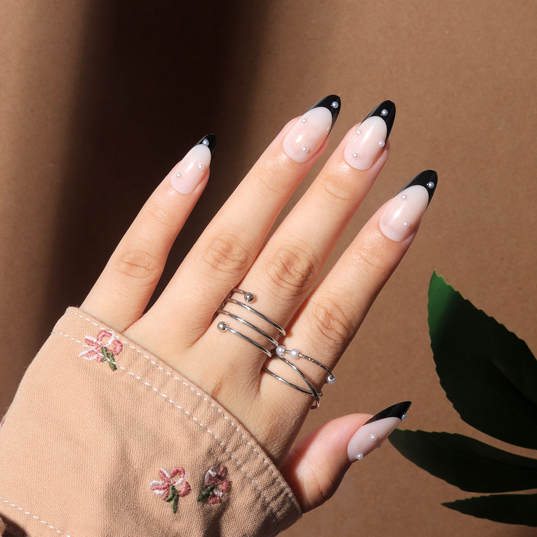 Elegant Stiletto Press-On Nails with Classic French Design Kalsten