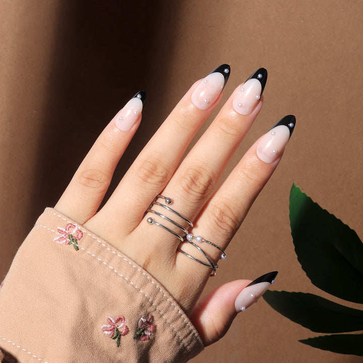 Elegant Stiletto Press-On Nails with Classic French Design Kalsten