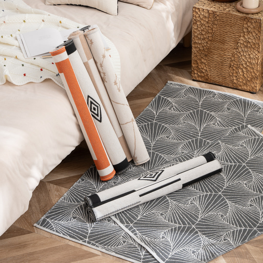 Washable tablecloth with circular retro print and PVC coating
