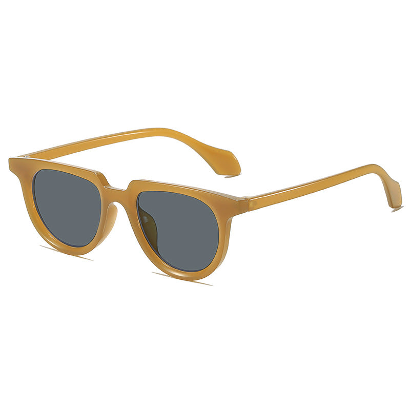 Retro-Inspired Clear Frame Sunglasses Kalsten