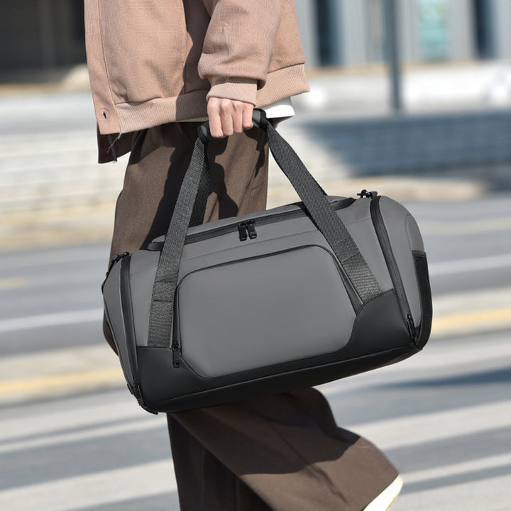 Sports and leisure bag with multiple storage compartments Kalsten