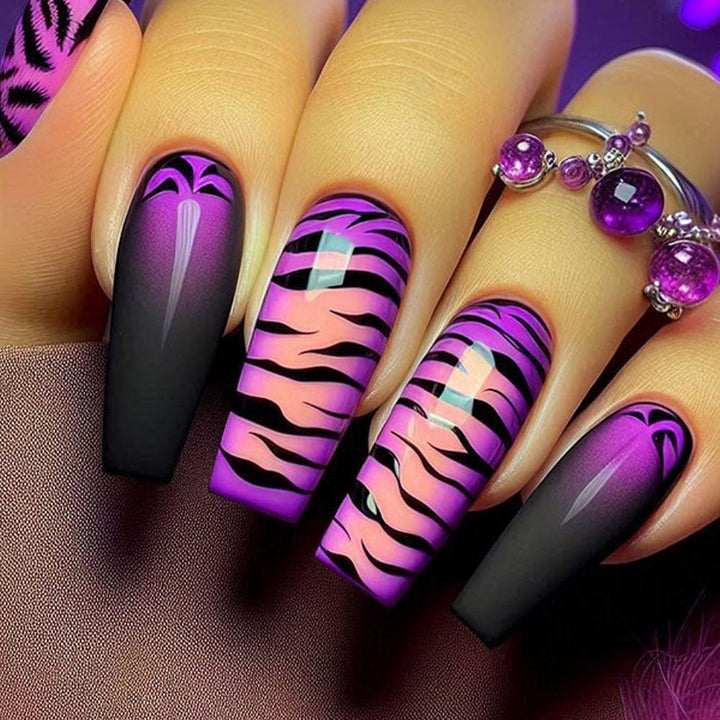 Long Artificial Nails in Trendy Tiger Pattern Kalsten