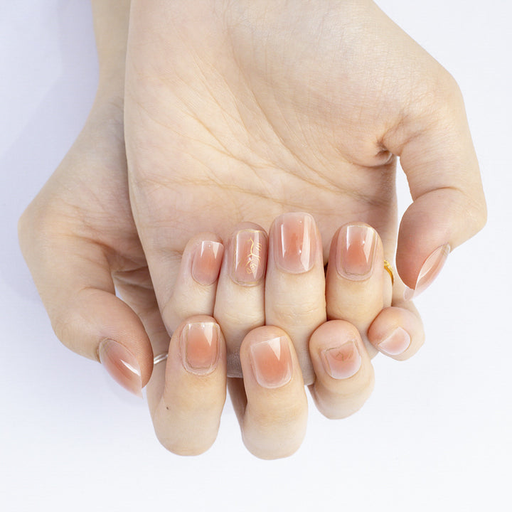 Elegant artificial nails with professional high-gloss finish Kalsten