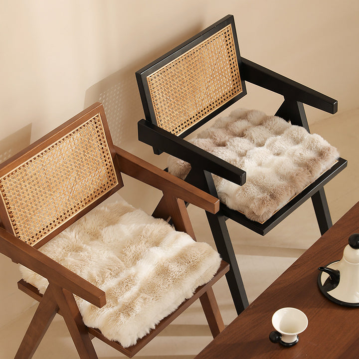 Square luxurious faux fur floor seat cover with dense long pile Kalsten