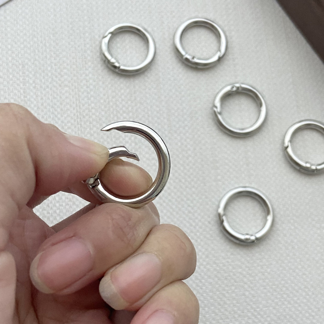 Versatile Circular Keyring Kalsten