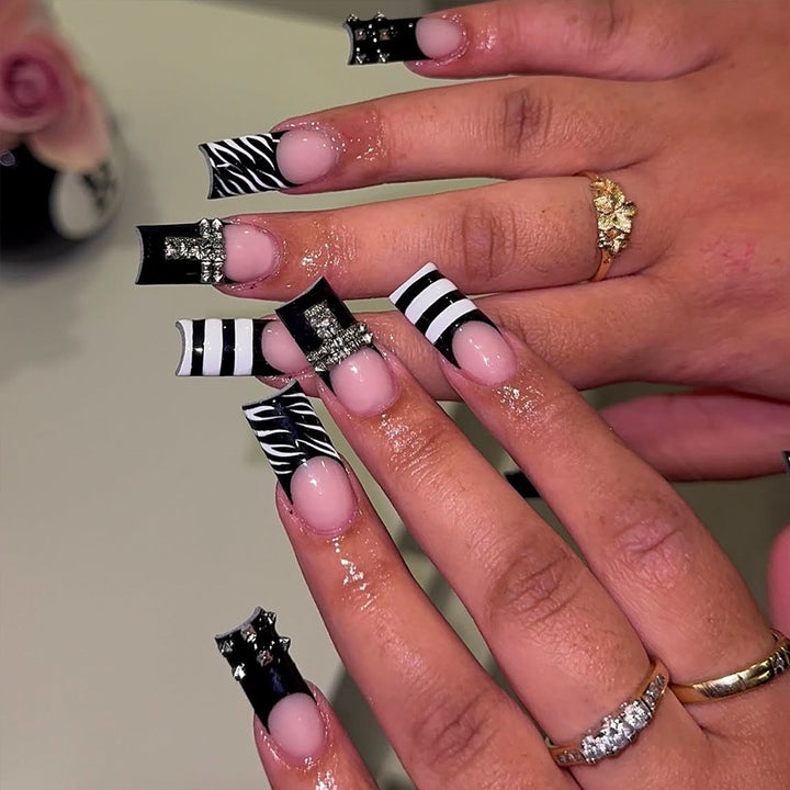 Artificial Nails in Modern Stripe and Zebra Design Kalsten