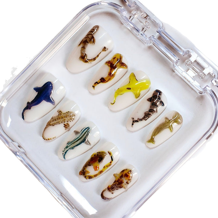 Artistic Shark-Themed Press-On Nail Art Kalsten