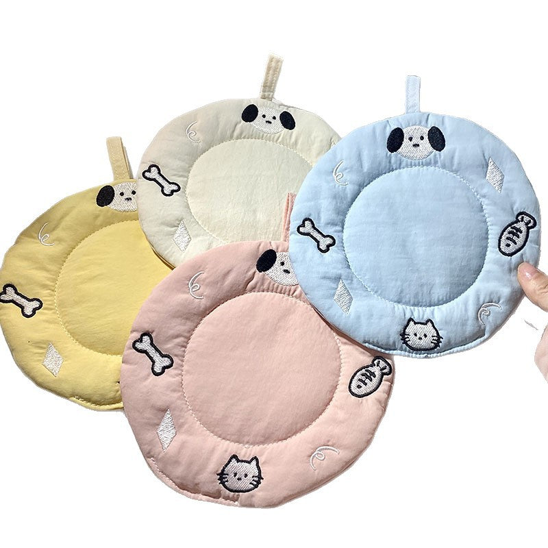 Cozy animal cushion with playful design Kalsten