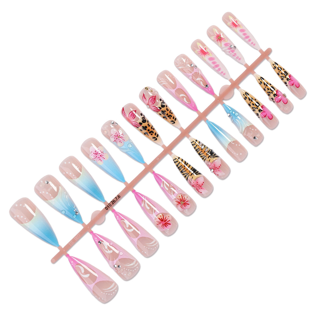Nail art set with floral patterns and creative 3D details Kalsten