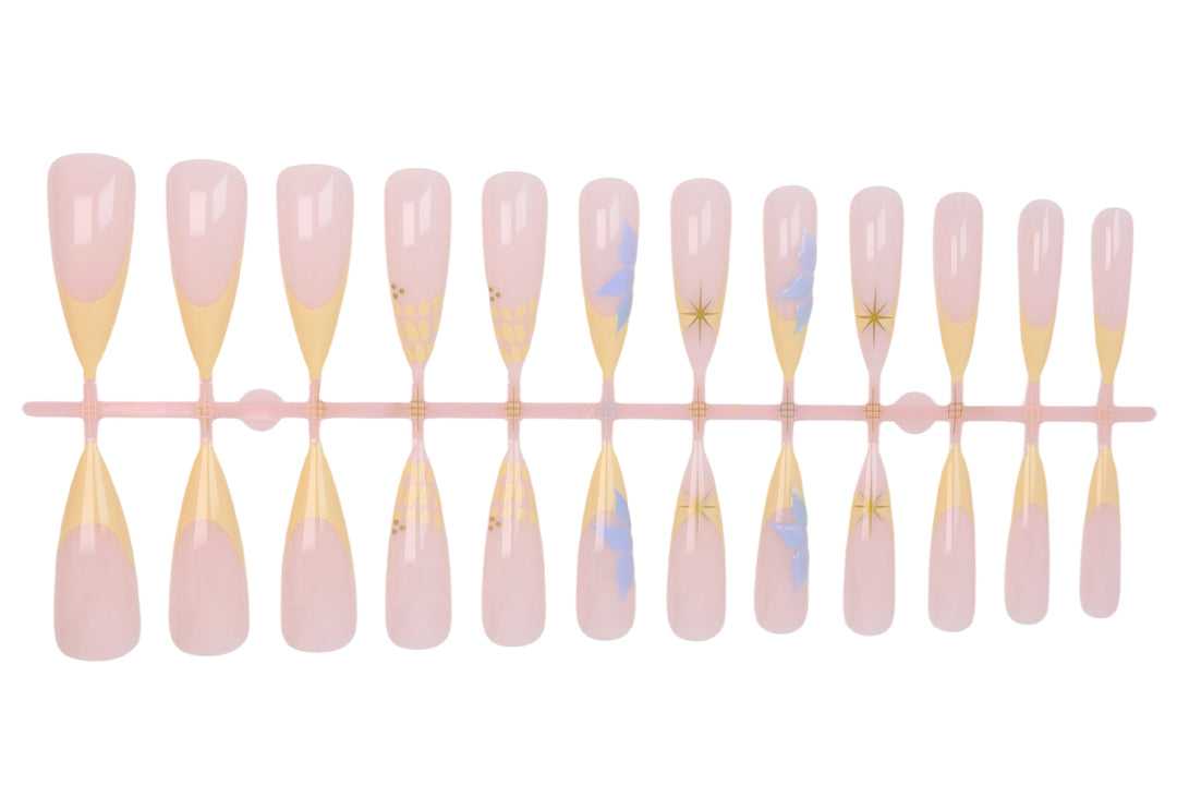 Artificial nail set with elegant floral design and golden accents Kalsten