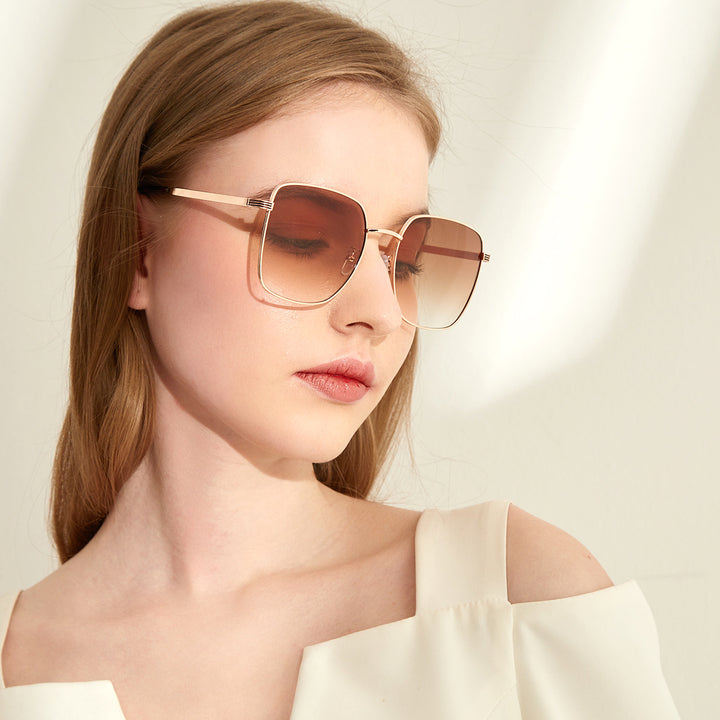Women's square sunglasses with elegant metal frame and mirrored lenses Kalsten