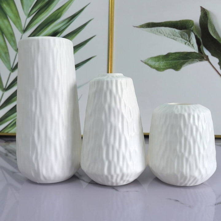Textured Ceramic Vase Kalsten