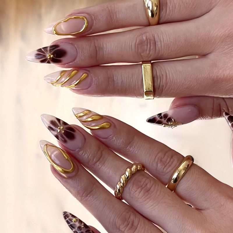 Artificial nail set with elegant flower and gold accents Kalsten
