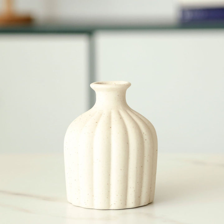 Modern Minimalist Ceramic Bud Vase Kalsten