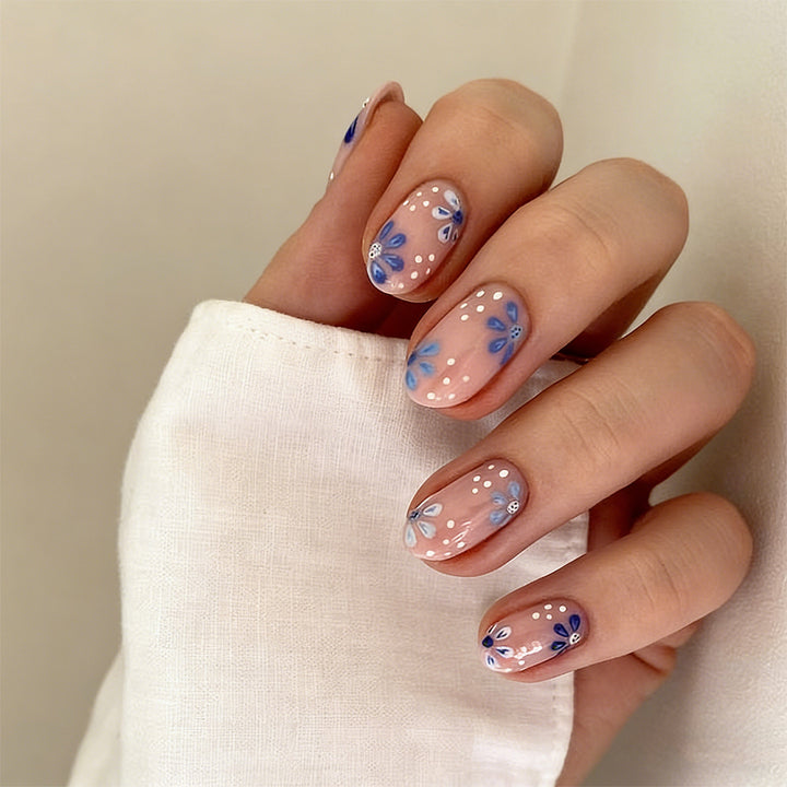 Artful Nail Art with Floral Patterns Kalsten