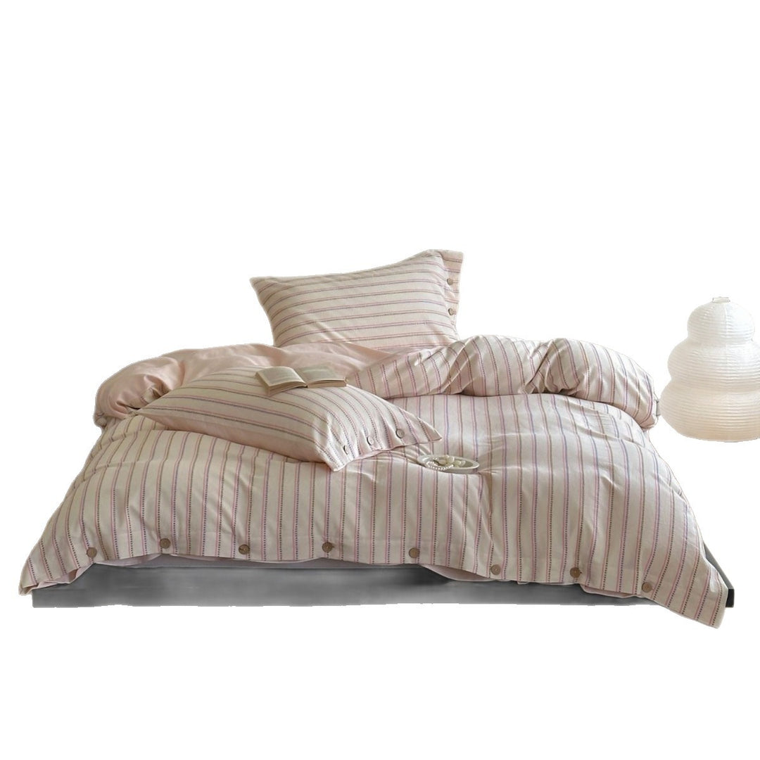 Striped cotton bedding set with wooden buttons and Oxford pillow