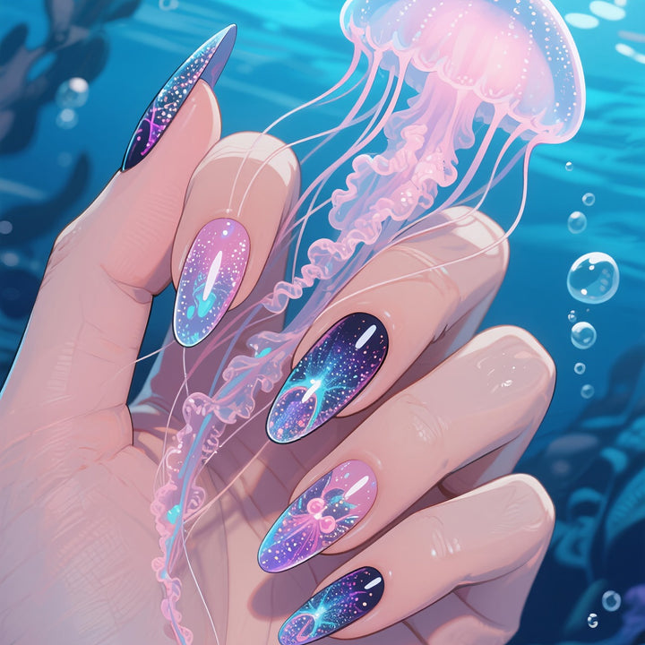 Artistic Jellyfish-Inspired Nail Art Kalsten