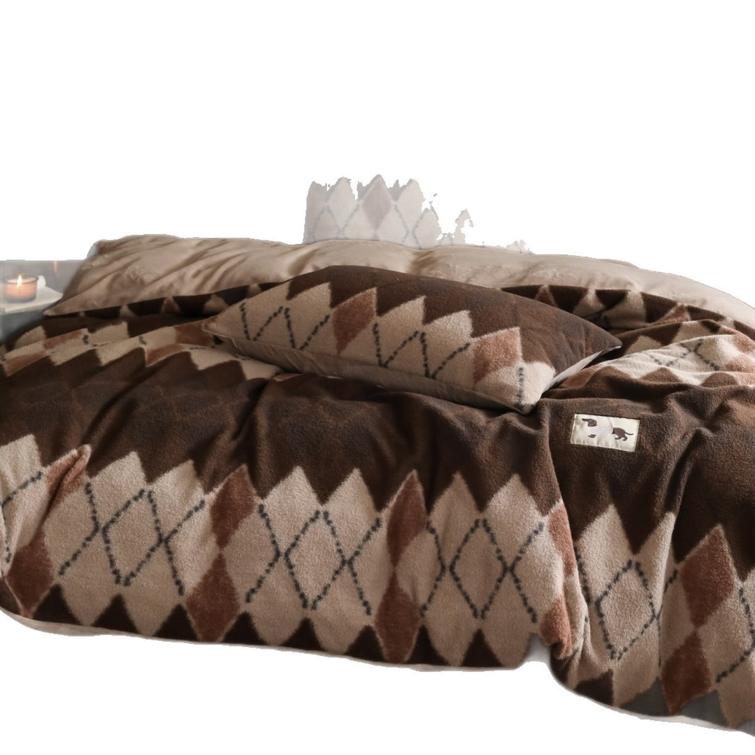 Premium microfleece bed set with diamond structure and warming cuddle throw