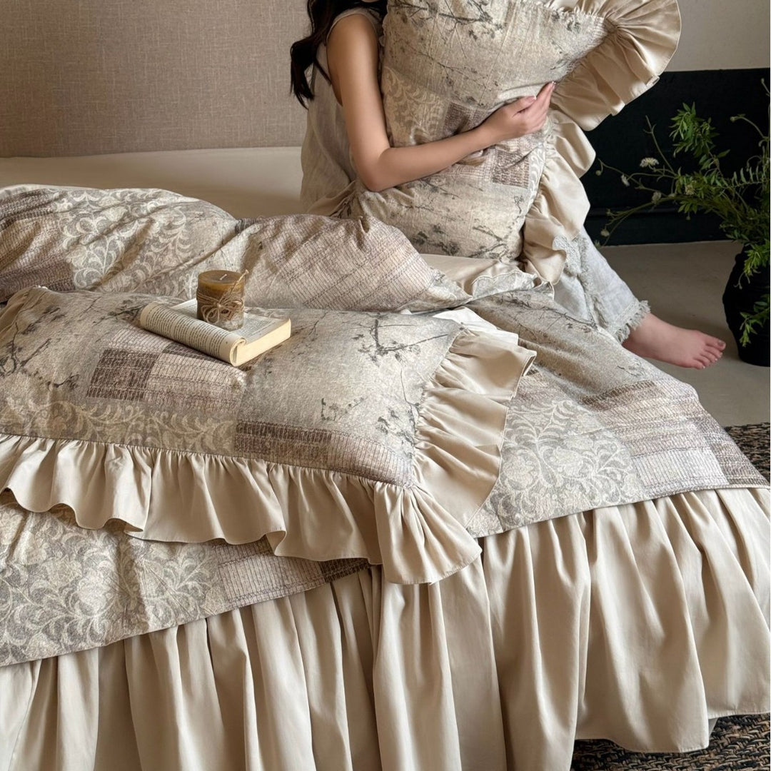 Vintage-Patchwork Bedspread Set with Ruffled Bed Skirt
