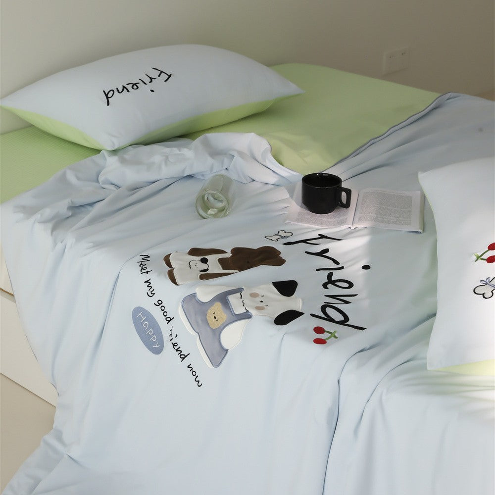 Bedding set made of cotton satin with minimalist panda print and extra soft fitted sheet