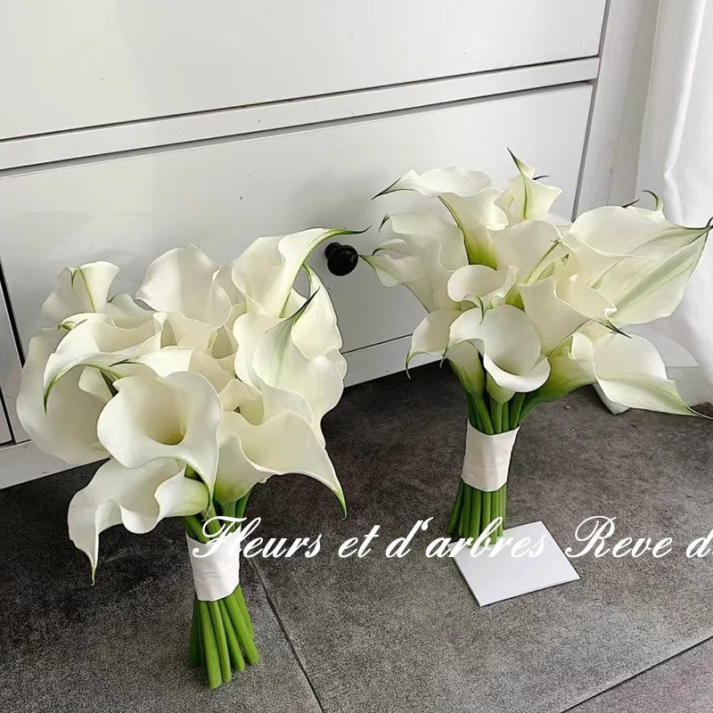 Elegant Calla Lily Bouquet