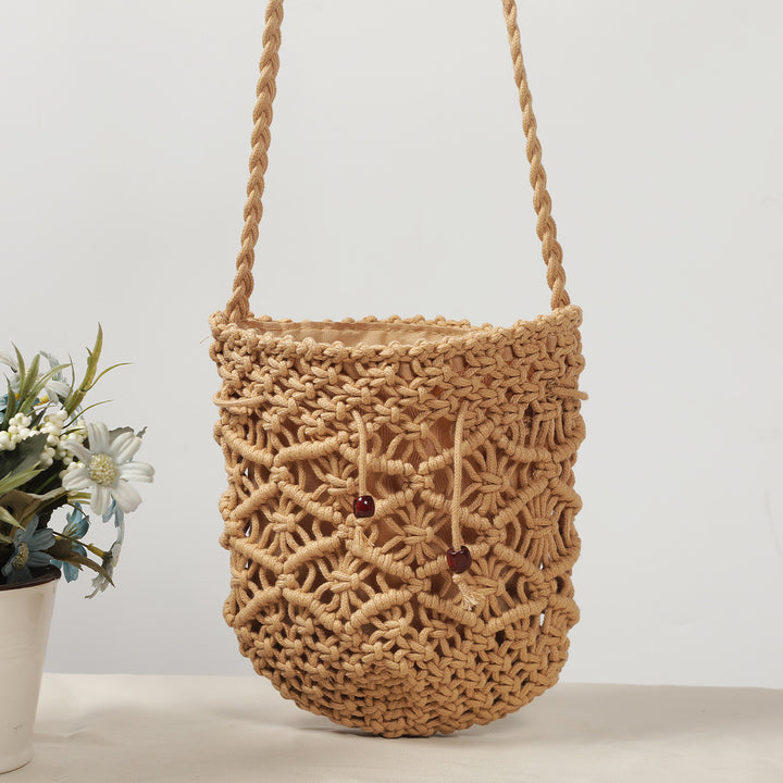 Handmade macrame shoulder bag with playful design Kalsten
