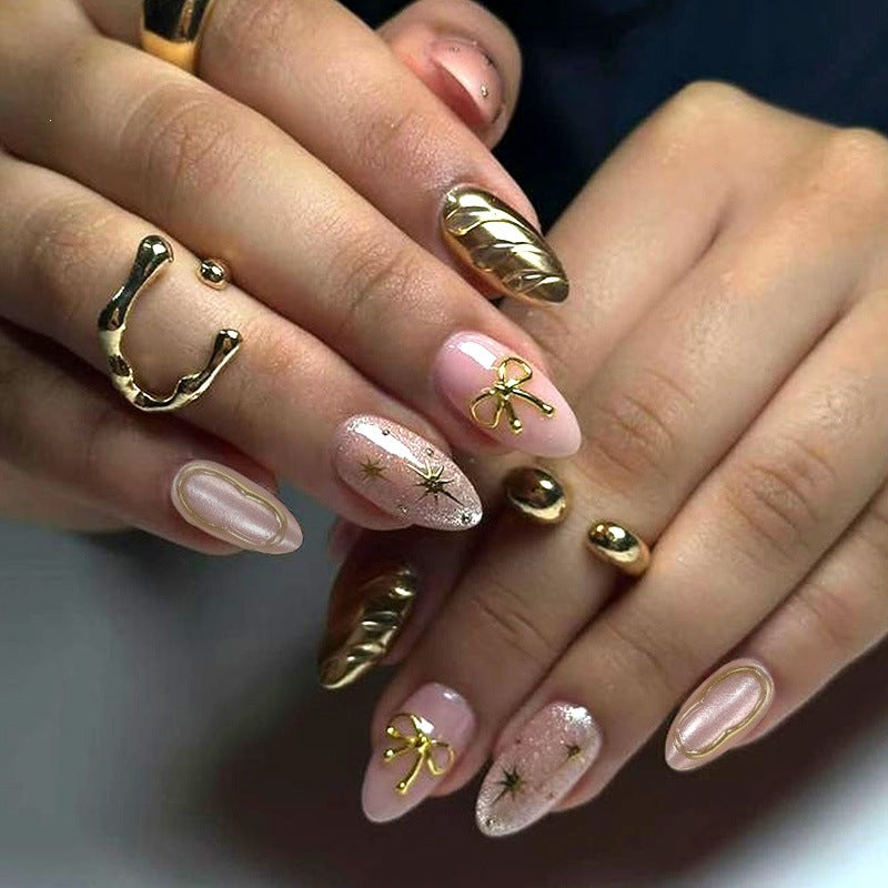 Artificial nail set with luxurious designs and glamorous accents Kalsten