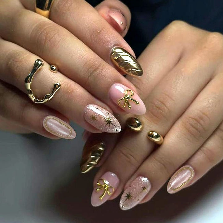 Artificial nail set with luxurious designs and glamorous accents Kalsten