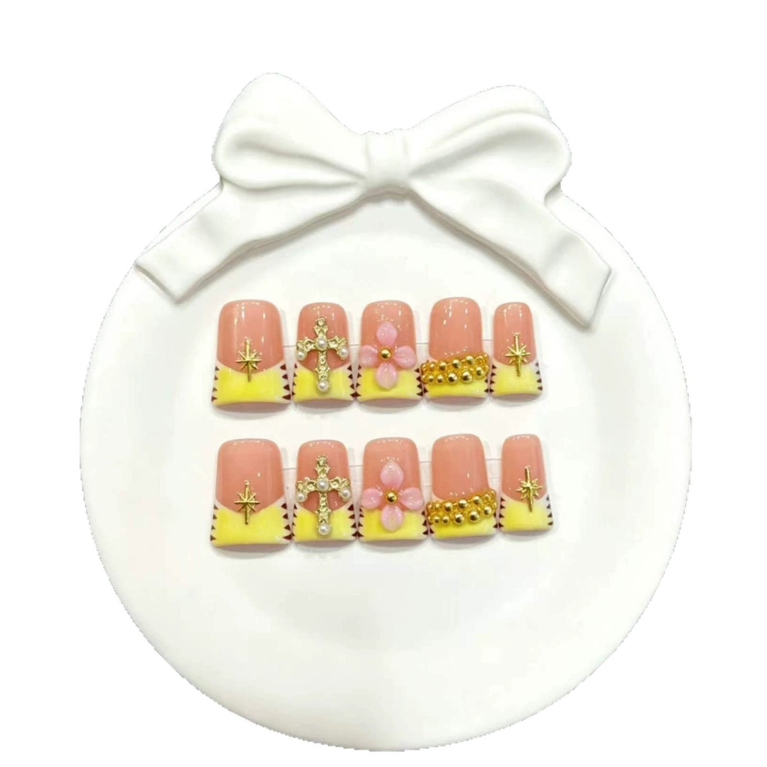 Artistic Press-On Nail Set with Decorative Floral and Gem Elements