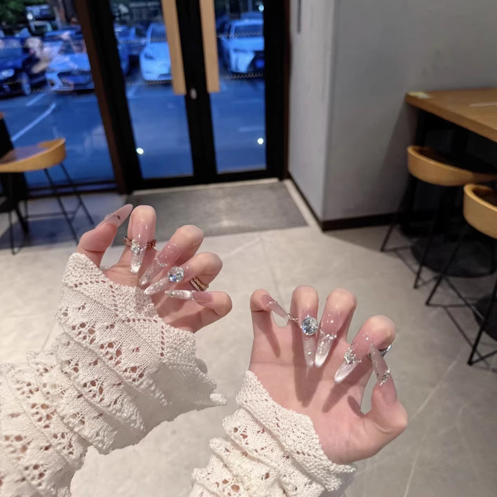 Glamorous Decorative Press-On Nail Extensions
