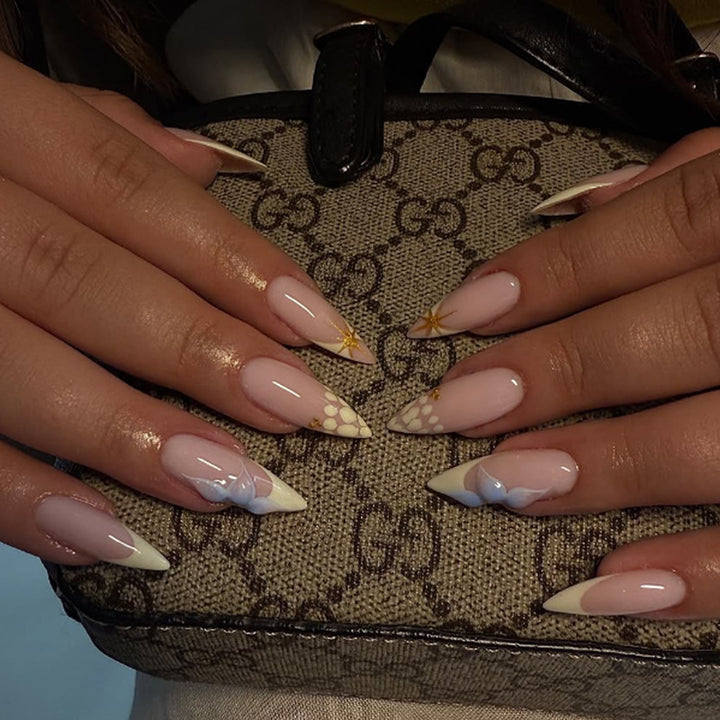 Artificial nail set with elegant floral design and golden accents Kalsten